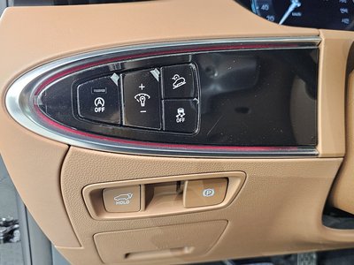 2023 Genesis GV70 — миниатюра 25