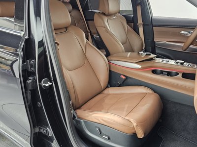 2023 Genesis GV70 — миниатюра 17