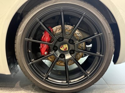 صورة 13 لـ 2025 Porsche 718