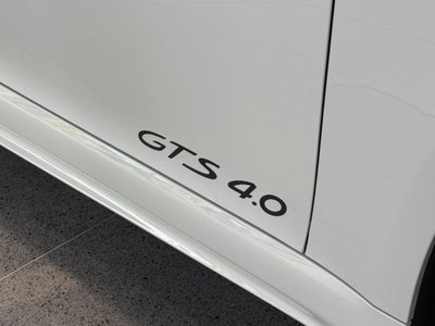 صورة 11 لـ 2025 Porsche 718