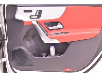 MERCEDES-BENZ A-CLASS - 8