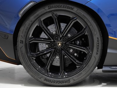 2024 Lamborghini REVUELTO thumbnail 24