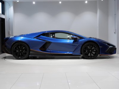 2024 Lamborghini REVUELTO photo 10