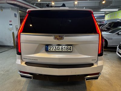 2021 Cadillac ESCALADE photo 3