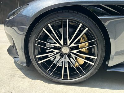 2023 Aston Martin DBS SUPERLEGGERA 照片 12