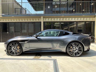 2023 Aston Martin DBS SUPERLEGGERA 照片 8