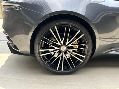 2023 Aston Martin DBS SUPERLEGGERA 照片 13