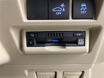 TOYOTA LAND CRUISER 300 - 9