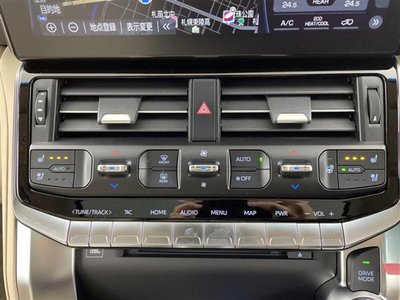 TOYOTA LAND CRUISER 300 - 10