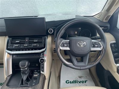 TOYOTA LAND CRUISER 300 - 6