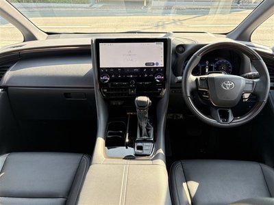 2025 Toyota ALPHARD photo 8