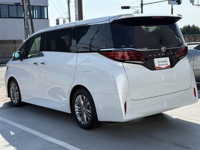 2025 Toyota ALPHARD photo 2