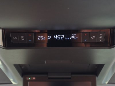 صورة مصغرة 27 لـ 2023 Toyota VELLFIRE