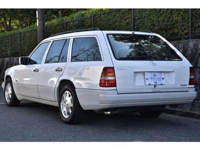 1995 Mercedes-BENZ E-CLASS — фото 2