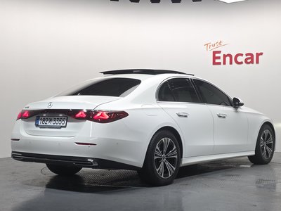 2025 Mercedes-BENZ E-CLASS 照片 4