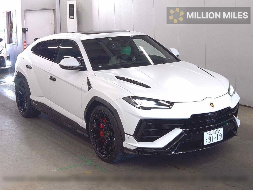 LAMBORGHINI URUS - View 1