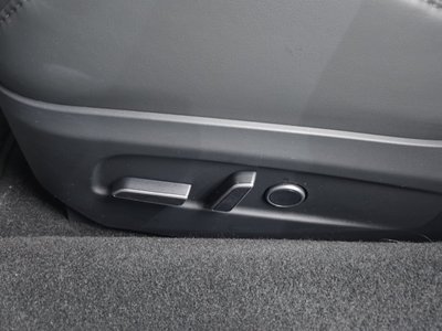 صورة مصغرة 31 لـ 2024 Tesla MODEL 3