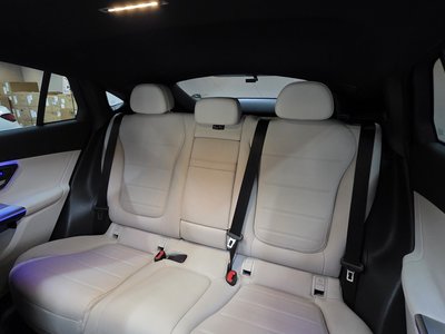 صورة 4 لـ 2023 Mercedes-BENZ GLC
