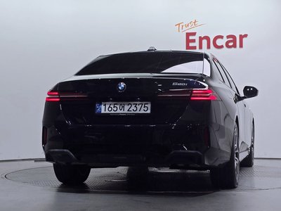 2024 BMW 5 SERIES photo 4