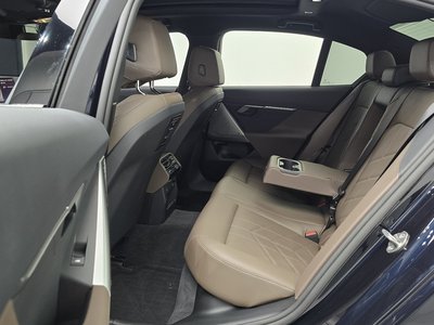 2024 BMW 5 SERIES — миниатюра 18