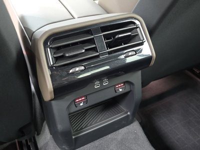 2024 BMW 5 SERIES — миниатюра 25