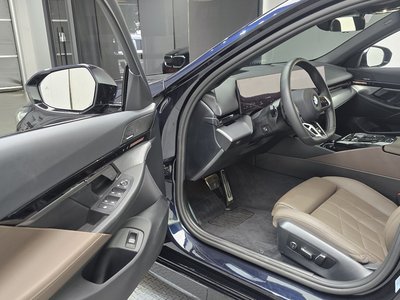 2024 BMW 5 SERIES — миниатюра 13
