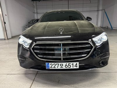 MERCEDES-BENZ E-CLASS - 1