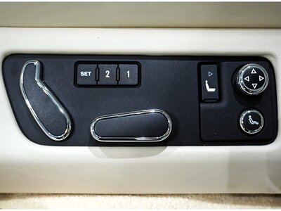 BENTLEY FLYING SPUR 2013 thumbnail 26