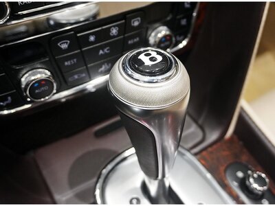 BENTLEY FLYING SPUR 2013 thumbnail 44