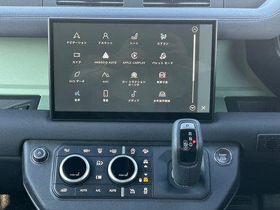 LAND ROVER DEFENDER - 8