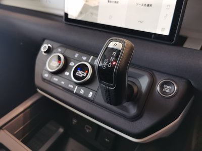 LAND ROVER DEFENDER - 6