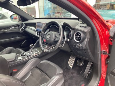 صورة مصغرة 18 لـ 2019 ALFA Romeo STELVIO