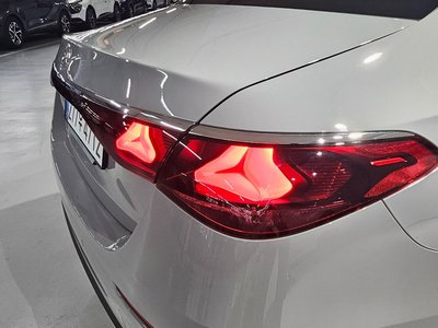 MERCEDES-BENZ E-CLASS - 10