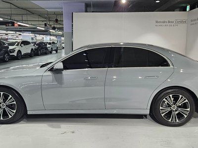 MERCEDES-BENZ E-CLASS - 1
