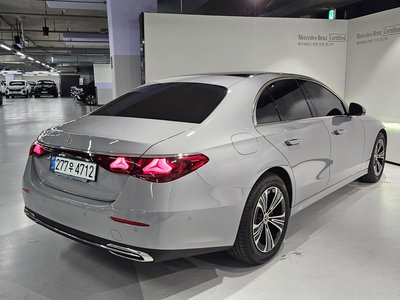 MERCEDES-BENZ E-CLASS - 4