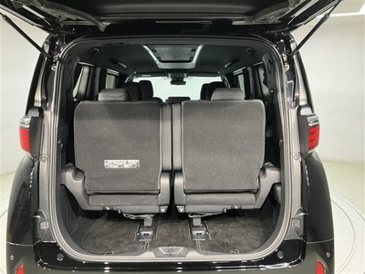 صورة 29 لـ 2025 Toyota ALPHARD