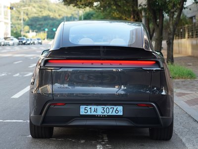 2026 Tesla MODEL Y 照片 3