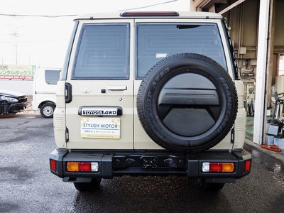 TOYOTA LAND CRUISER 70 - 6