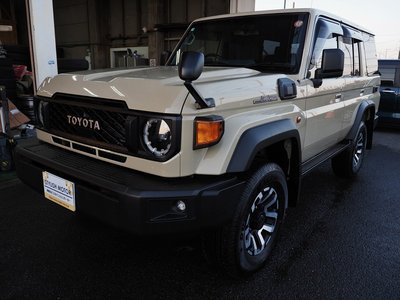 TOYOTA LAND CRUISER 70 - 1