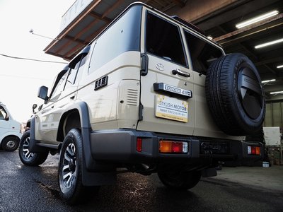 TOYOTA LAND CRUISER 70 - 5