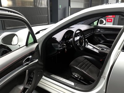 PORSCHE PANAMERA - 10