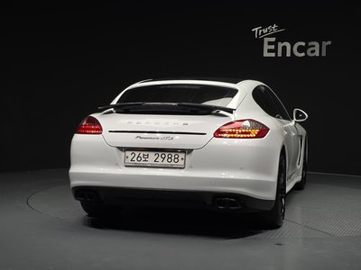 PORSCHE PANAMERA - 3