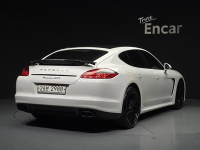 PORSCHE PANAMERA - 4
