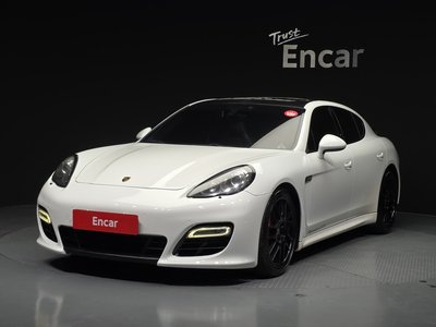 PORSCHE PANAMERA - 1