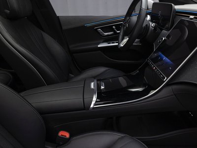 MERCEDES-BENZ EQE - 9