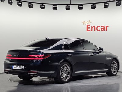 2021 Genesis G90 — фото 3