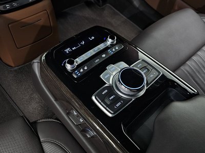 2021 Genesis G90 — миниатюра 19