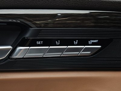 2021 Genesis G90 — миниатюра 13