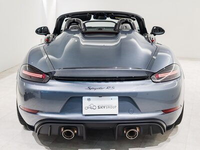 PORSCHE 718 SPYDER - 7