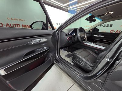 2022 Genesis GV70 — миниатюра 11